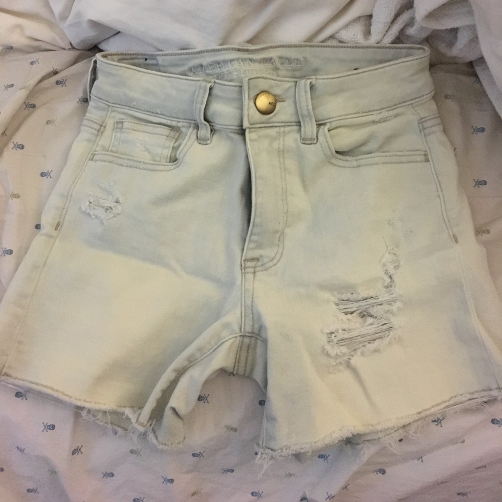 American eagle light wash shorts
